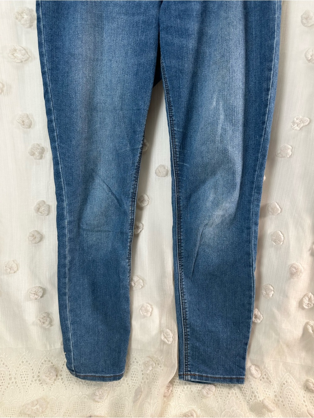 Old Navy Women’s Midwash Super Skinny Ankle Jeans Size 6 - Picture 3 of 6